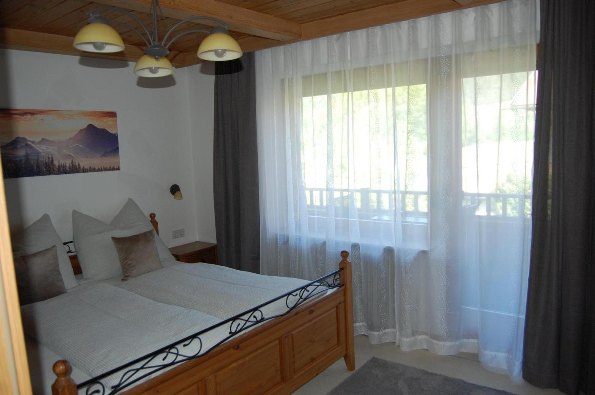 Haus Hager Bed and Breakfast Schlitters Exteriör bild